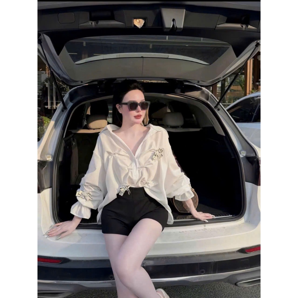 Áo Kiểu Nữ Trắng Ren Cổ Bèo – Blouse Tay Dài Thanh Lịch Phong Cách Tiểu Thư