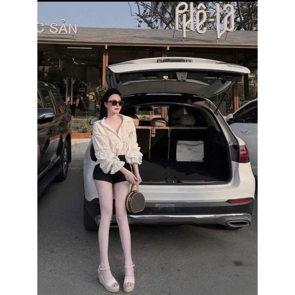 Áo Kiểu Nữ Trắng Ren Cổ Bèo – Blouse Tay Dài Thanh Lịch Phong Cách Tiểu Thư
