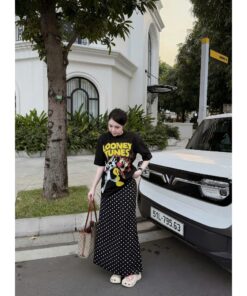 Set Áo Thun Tim Form Rộng Hoạt Hình Phối Chân Váy Dài Đuôi Cá Kẻ – Outfit Năng Động, Trẻ Trung
