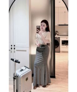 Set Áo Thun Tim Form Rộng Hoạt Hình Phối Chân Váy Dài Đuôi Cá Kẻ – Outfit Năng Động, Trẻ Trung