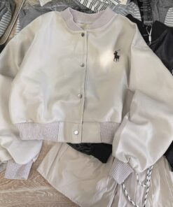 Áo Khoác Bomber Nữ Dáng Ngắn – Trẻ Trung, Basic, Dễ Phối Đồ Giới thiệu ngắn: