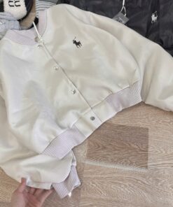 Áo Khoác Bomber Nữ Dáng Ngắn – Trẻ Trung, Basic, Dễ Phối Đồ Giới thiệu ngắn: