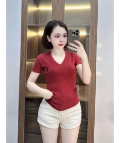 Set Áo Thun Cổ Tim Thêu Logo Phối Quần Short Cạp Cao – Basic Mà Tôn Dáng