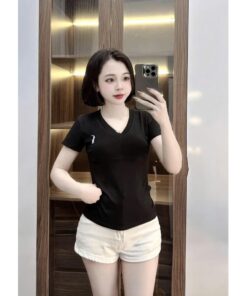 Set Áo Thun Cổ Tim Thêu Logo Phối Quần Short Cạp Cao – Basic Mà Tôn Dáng