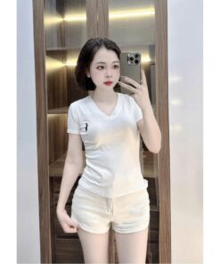 Set Áo Thun Cổ Tim Thêu Logo Phối Quần Short Cạp Cao – Basic Mà Tôn Dáng