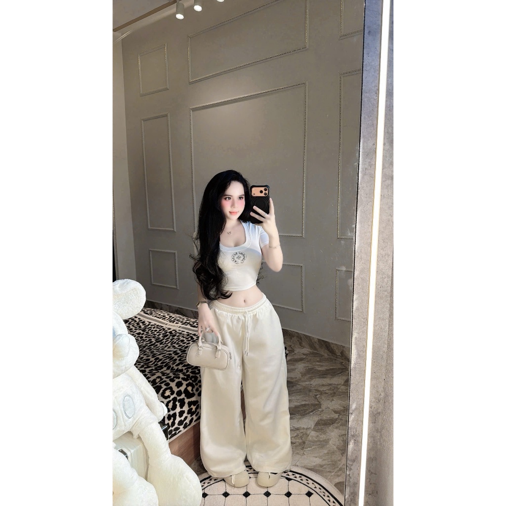 Set Croptop Ôm Body + Quần Ống Rộng Thể Thao – Năng Động, Tôn Dáng Chuẩn Trend