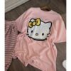 Set Đồ Bộ Nữ Hello Kitty Áo Thun Hồng & Quần Sọc Bo Chun – Đồ Mặc Nhà Dễ Thương