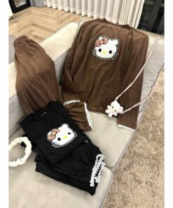 Bộ Đồ Ngủ Hello Kitty Dài Tay Form Rộng – Đồ Mặc Nhà Nữ Dễ Thương, Mềm Mịn