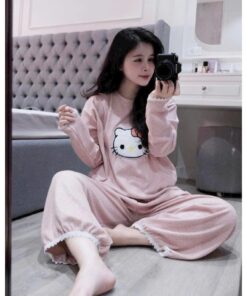 Bộ Đồ Ngủ Hello Kitty Dài Tay Form Rộng – Đồ Mặc Nhà Nữ Dễ Thương, Mềm Mịn