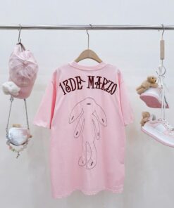 Áo Thun Form Rộng In Chữ 13 DE MARZO Kèm Gấu Bông – Dễ Thương, Mặc Là Yêu