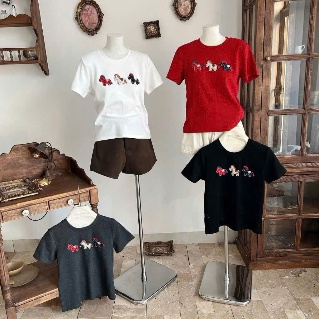 Áo Thun Ngắn Tay Thêu Hình Ngựa Dễ Thương – Chất Cotton Mềm Mịn, Nhiều Màu Trẻ Trung