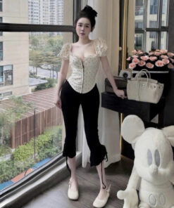 Set Áo Chấm Bi Khoá Kéo Ôm Body Kèm Quần Lửng Ống Loe Tôn Dáng