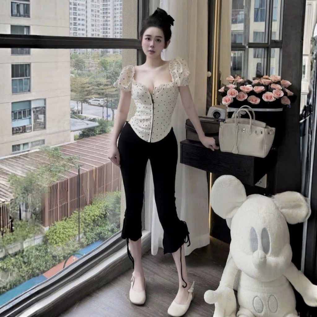 Set Áo Chấm Bi Khoá Kéo Ôm Body Kèm Quần Lửng Ống Loe Tôn Dáng