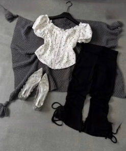 Set Áo Chấm Bi Khoá Kéo Ôm Body Kèm Quần Lửng Ống Loe Tôn Dáng