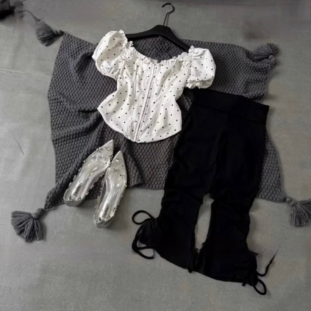 Set Áo Chấm Bi Khoá Kéo Ôm Body Kèm Quần Lửng Ống Loe Tôn Dáng