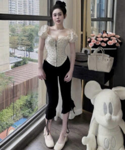 Set Áo Chấm Bi Khoá Kéo Ôm Body Kèm Quần Lửng Ống Loe Tôn Dáng