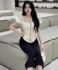 Set Áo Chấm Bi Khoá Kéo Ôm Body Kèm Quần Lửng Ống Loe Tôn Dáng