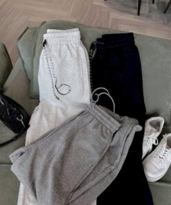 Quần Jogger Nữ Form Rộng Basic – Chất Nỉ Mềm, Lưng Thun Dây Rút, Mặc Cực Thoải Mái