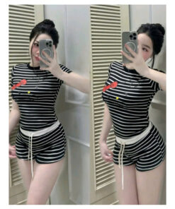 Set Bộ Nữ Áo Croptop Ôm Dáng Kẻ Sọc In Kitty Phối Quần Short Lưng Cao Siêu Tôn Dáng