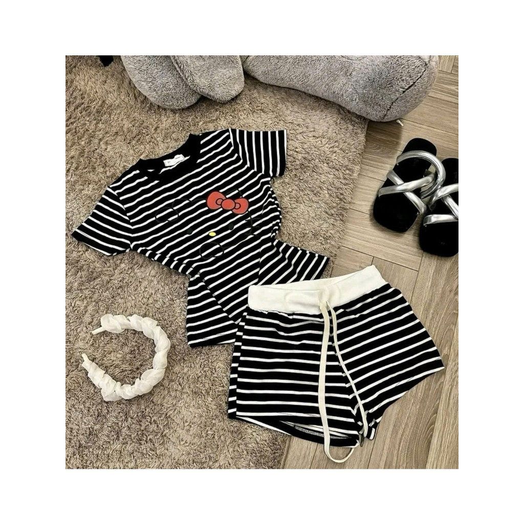 Set Bộ Nữ Áo Croptop Ôm Dáng Kẻ Sọc In Kitty Phối Quần Short Lưng Cao Siêu Tôn Dáng