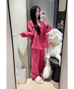 Set Bộ Dài Tay Thêu Logo Chuột Kèm Quần Dài Ống Suông Màu Hồng, Bộ Pijama Hồng Dài Tay Thêu Logo Ngực Xinh