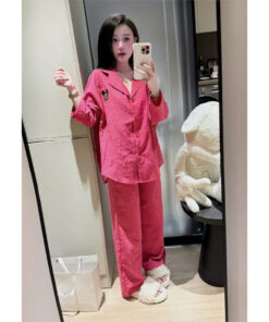 Set Bộ Dài Tay Thêu Logo Chuột Kèm Quần Dài Ống Suông Màu Hồng, Bộ Pijama Hồng Dài Tay Thêu Logo Ngực Xinh