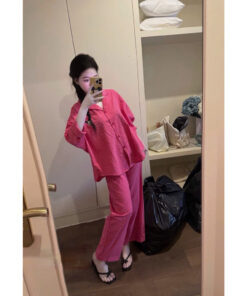 Set Bộ Dài Tay Thêu Logo Chuột Kèm Quần Dài Ống Suông Màu Hồng, Bộ Pijama Hồng Dài Tay Thêu Logo Ngực Xinh