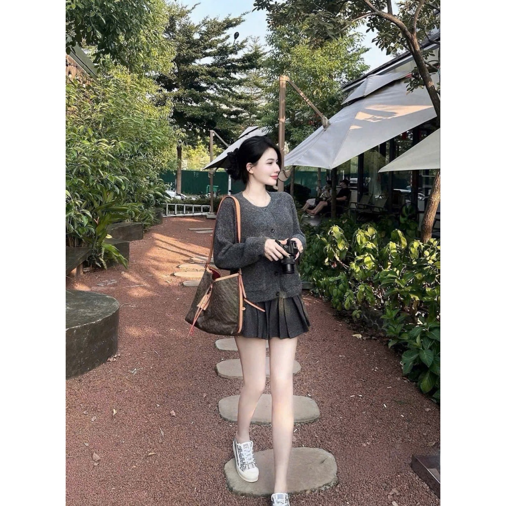Set Áo Cardigan Len Nữ + Chân Váy Ngắn – Thanh Lịch, Nữ Tính, Chuẩn Hàn Quốc