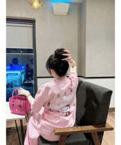 Áo Thun Hồng Hello Kitty GRWM HK Edition – Áo Thun Nữ Dễ Thương Form Rộng Trẻ Trung
