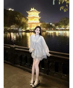 Áo Sơ Mi Trắng Dáng Dài Phối Ren Cao Cấp – Thiết Kế Nữ Tính, Thanh Lịch
