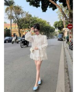 Áo Sơ Mi Trắng Dáng Dài Phối Ren Cao Cấp – Thiết Kế Nữ Tính, Thanh Lịch