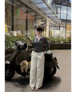 Set Áo Thun Tay Dài Kẻ Sọc Ôm Dáng + Quần Dài Trắng Ống Rộng – Trẻ Trung, Dễ Mặc