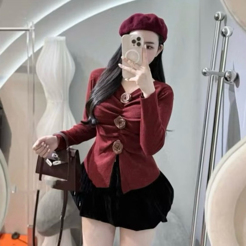 Set Áo Len Tăm Đính Hoa Trẻ Trung Năng Động Kèm Quần Nhung Bí Siêu Đẹp