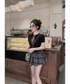 Set Áo Thun Ôm Cổ Phối Caro & Chân Váy Xếp Ly – Set Đồ Nữ Hàn Quốc Cá Tính, Tôn Dáng