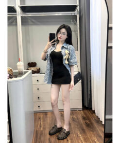Sơ Mi Trắng Chất Kaki Mềm Tặng Kèm 3 Charm To Thiết Kế Phong Cách Trẻ Trung Năng Động