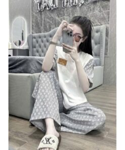 Sét Đồ Nữ, Set Áo Form Thụng - Lựa Chọn Lý Tưởng Cho Những Ngày Dạo Phố