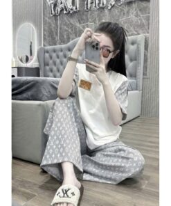 Sét Đồ Nữ, Set Áo Form Thụng - Lựa Chọn Lý Tưởng Cho Những Ngày Dạo Phố