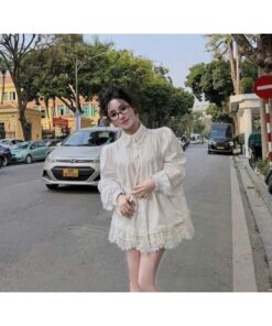 Áo Sơ Mi Trắng Cổ Boi Phối Viền Ren – Thanh Lịch Pha Chút Điệu Đà, Dễ Mix Mọi Outfit