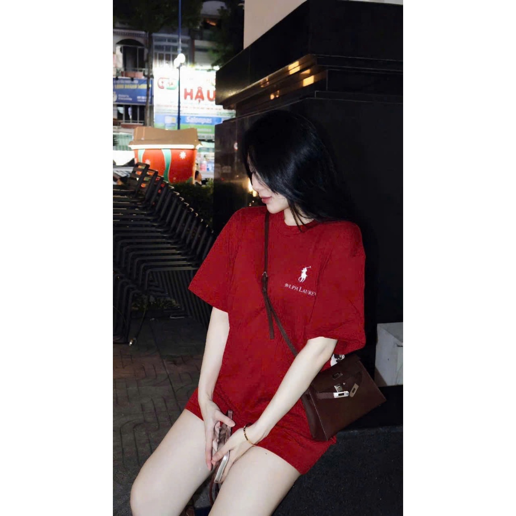 Áo Thun Nữ Đỏ Đô Form Rộng In Hình Ngựa Cá Tính – Áo Thun Unisex Hot Trend