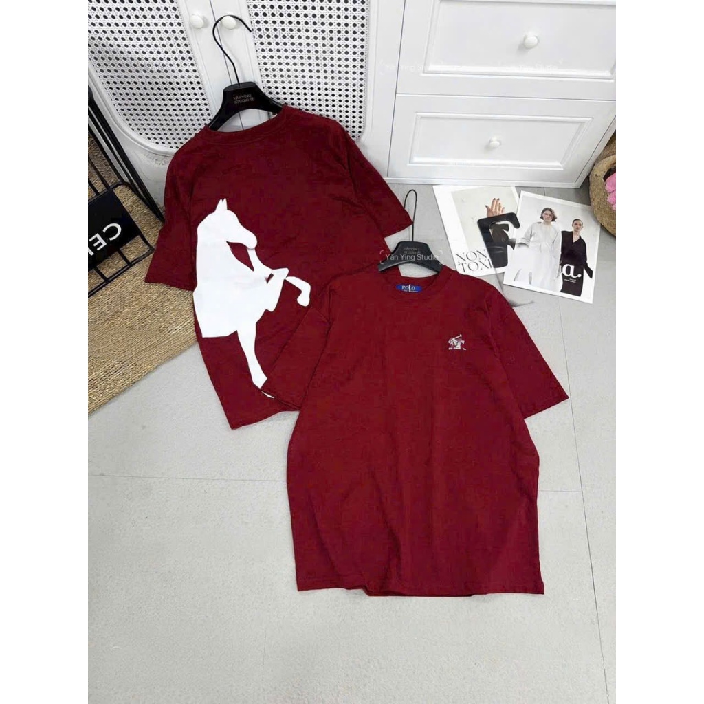 Áo Thun Nữ Đỏ Đô Form Rộng In Hình Ngựa Cá Tính – Áo Thun Unisex Hot Trend