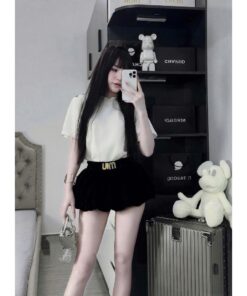 Set Áo Thun Trắng & Quần Short Bí Đen Cạp Chun – Set Đồ Nữ Tôn Dáng Trẻ Trung