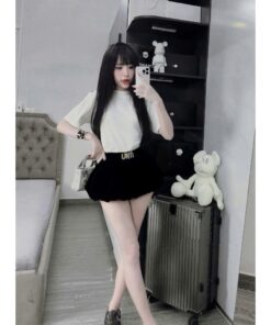 Set Áo Thun Trắng & Quần Short Bí Đen Cạp Chun – Set Đồ Nữ Tôn Dáng Trẻ Trung