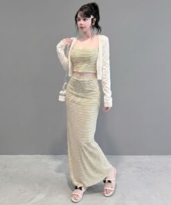Set 3 Món Áo Khoác Cadigan Kèm Áo Quây Kẻ Mix Chân Váy Kẻ Dáng Dài Nữ