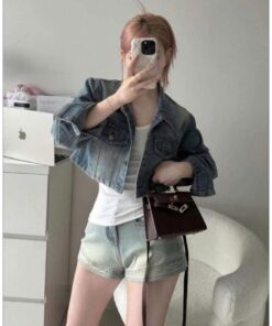 Quần jean đùi rách túi thêu logo chữ đỏ nổi bật thời trang trẻ trung, cá tính , hottrend