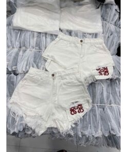 Quần jean đùi rách túi thêu logo chữ đỏ nổi bật thời trang trẻ trung, cá tính , hottrend