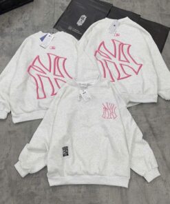 Áo Sweater MLB NY Form Rộng – Logo Hồng Nổi Bật, Chất Nỉ Mềm Phong Cách Streetwear