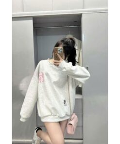 Áo Sweater MLB NY Form Rộng – Logo Hồng Nổi Bật, Chất Nỉ Mềm Phong Cách Streetwear