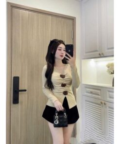 Áo Len Dài Tay Gắn 3 Hoa Dễ Mix Đồ Kiểu Dáng Trẻ Trung