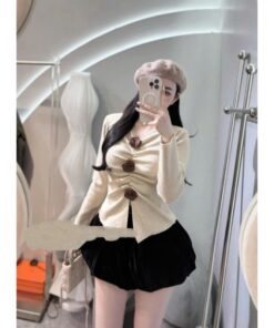 Áo Len Dài Tay Gắn 3 Hoa Dễ Mix Đồ Kiểu Dáng Trẻ Trung