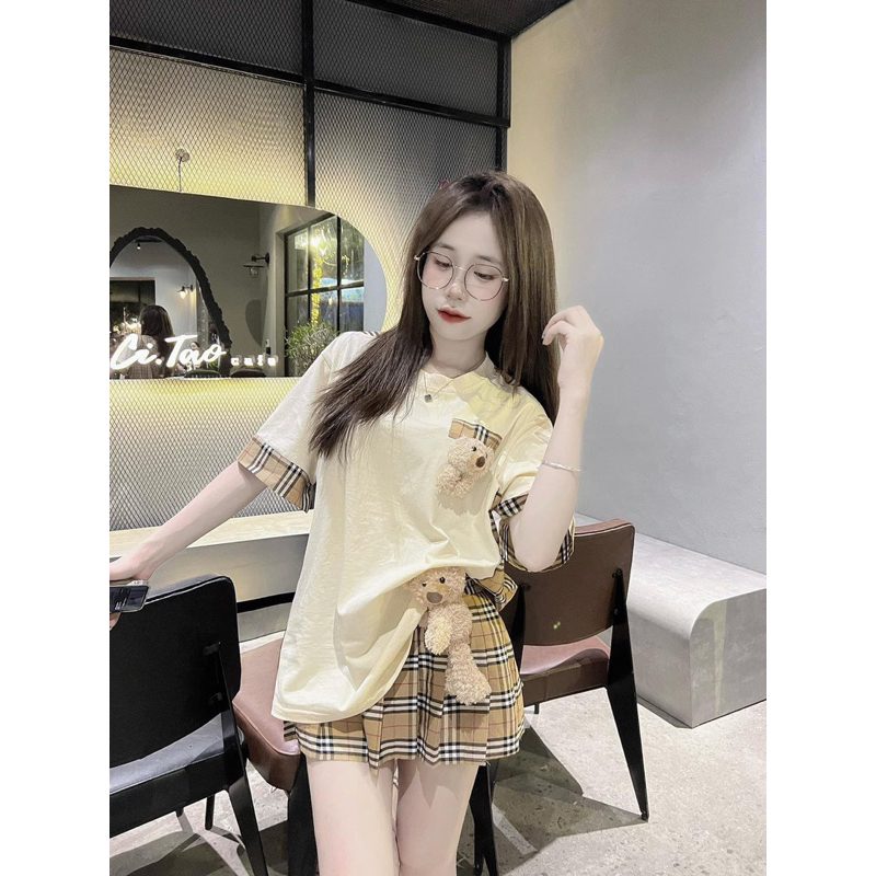 Set Áo Phông Phối Kẻ Mix Chân Váy Xếp Li Kẻ Kèm 2 Con Gấu Xịn Xò